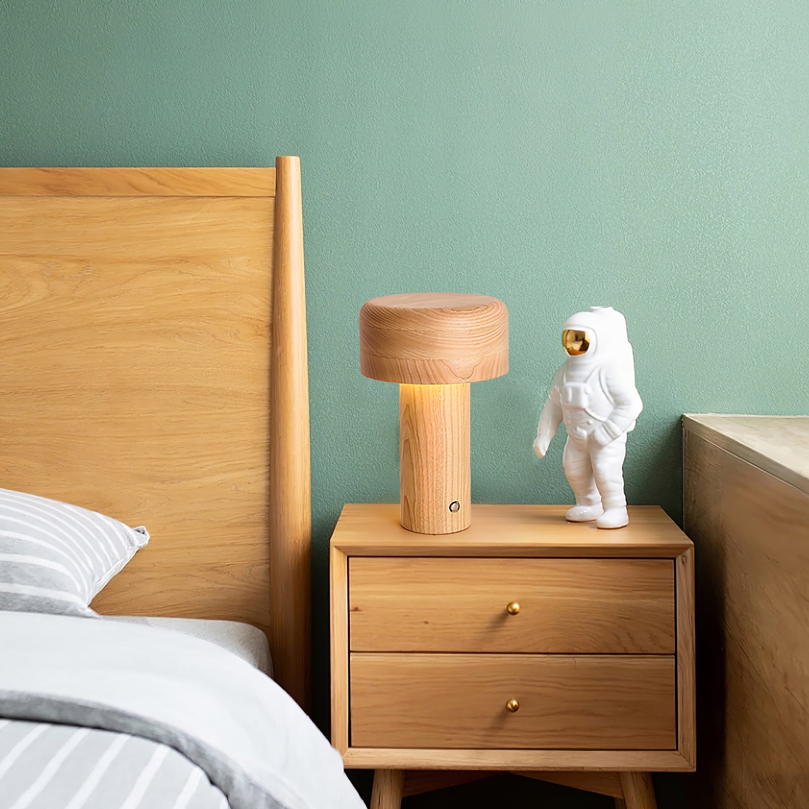 WINDSOR OAK COLUMN LAMP