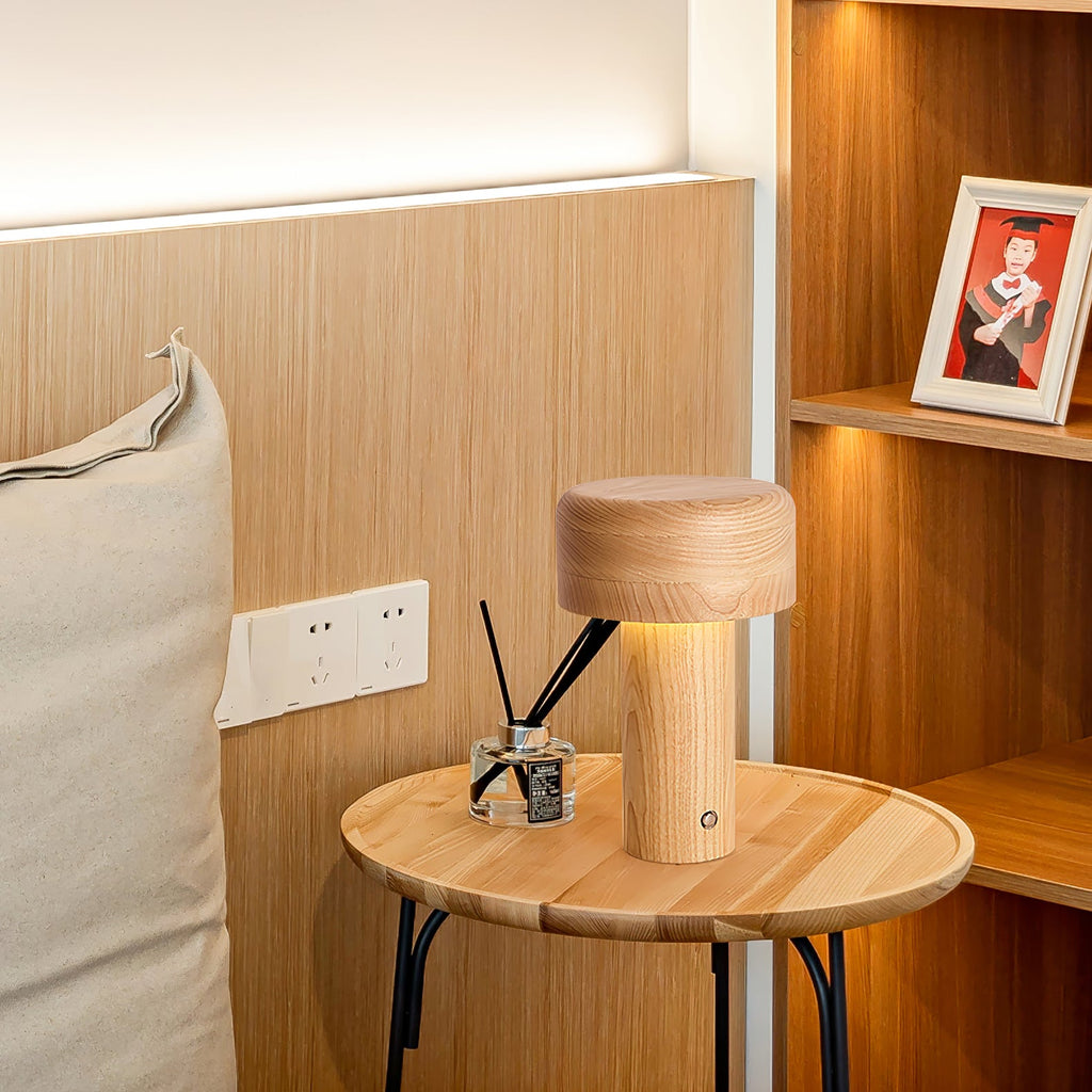 WINDSOR OAK COLUMN LAMP