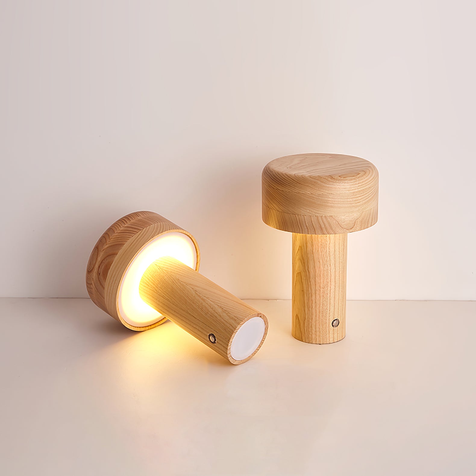 WINDSOR OAK COLUMN LAMP
