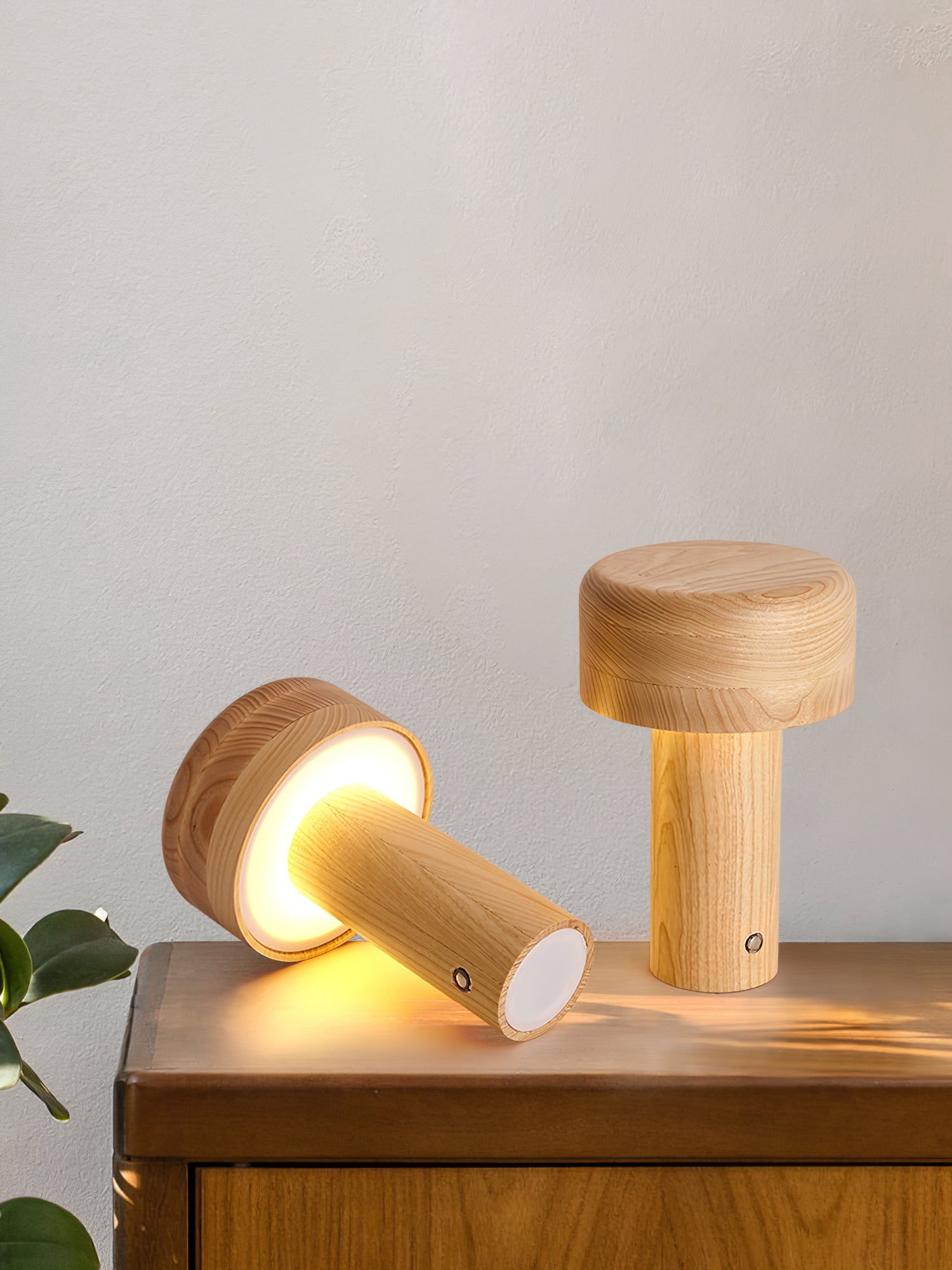 WINDSOR OAK COLUMN LAMP