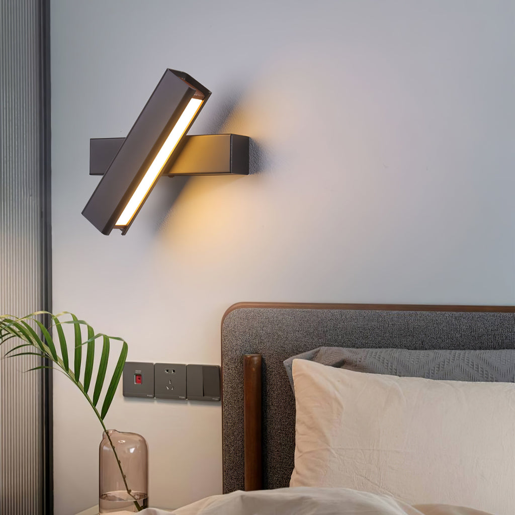 LANGLEY BOUNDLESS BRASS WALL SCONCE