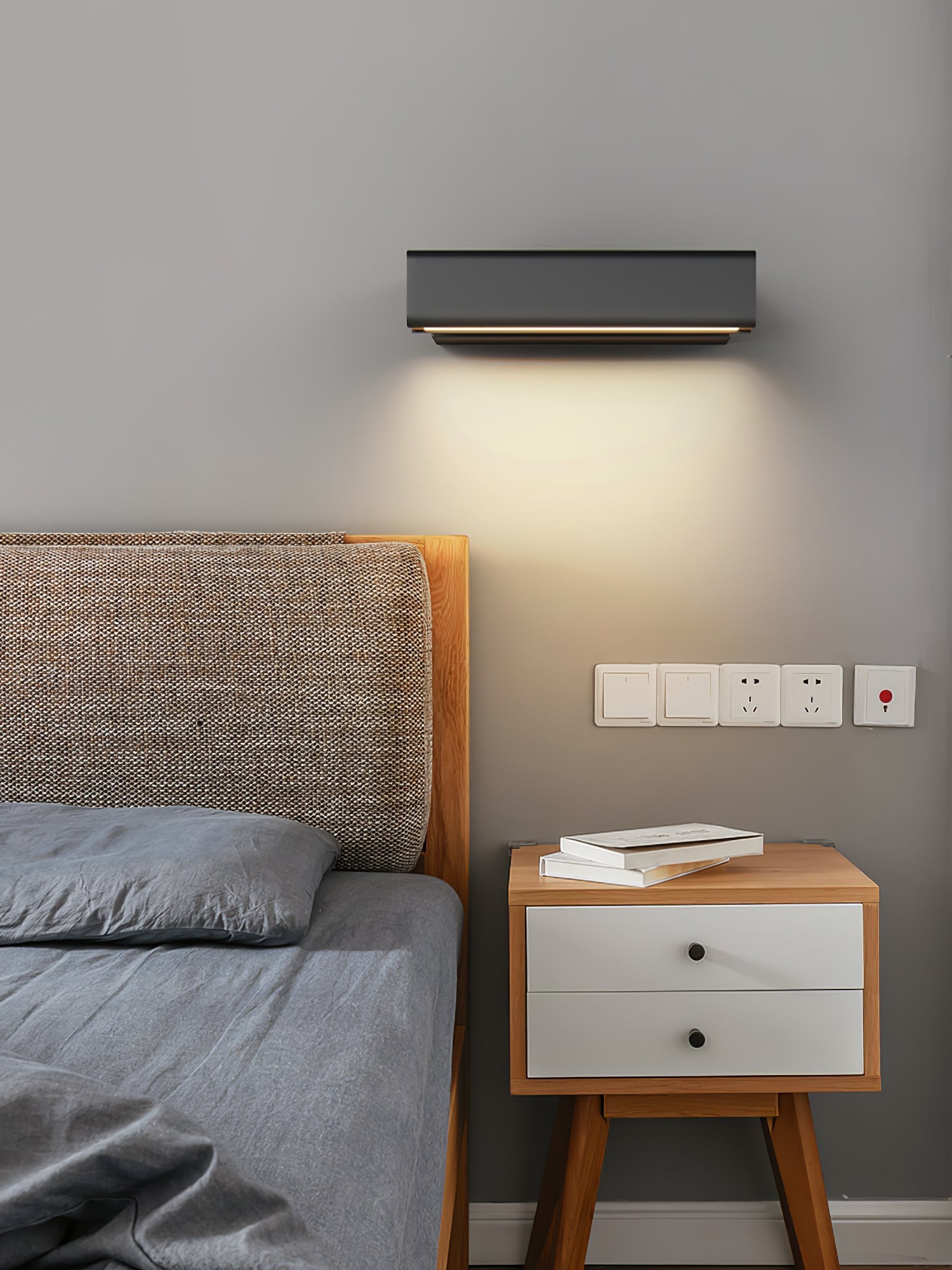 LANGLEY BOUNDLESS BRASS WALL SCONCE
