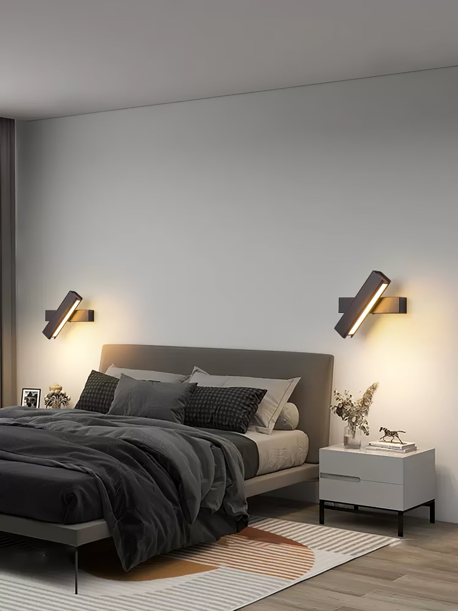 LANGLEY BOUNDLESS BRASS WALL SCONCE
