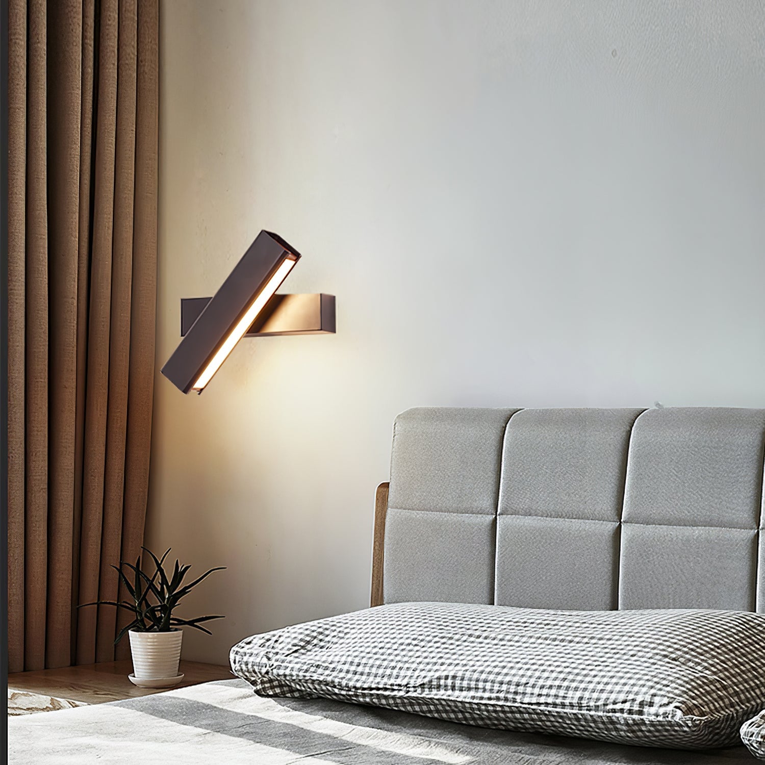 LANGLEY BOUNDLESS BRASS WALL SCONCE