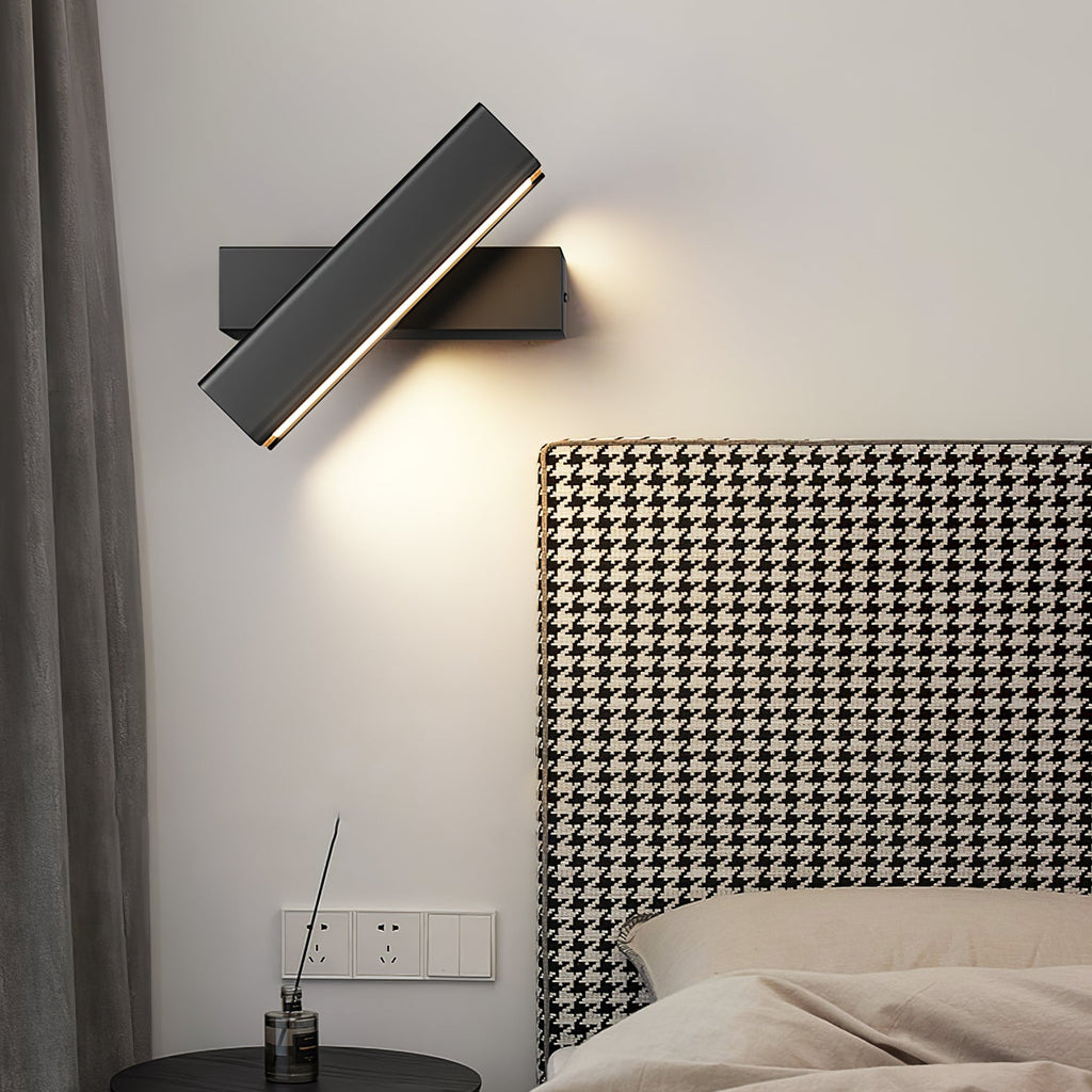LANGLEY BOUNDLESS BRASS WALL SCONCE