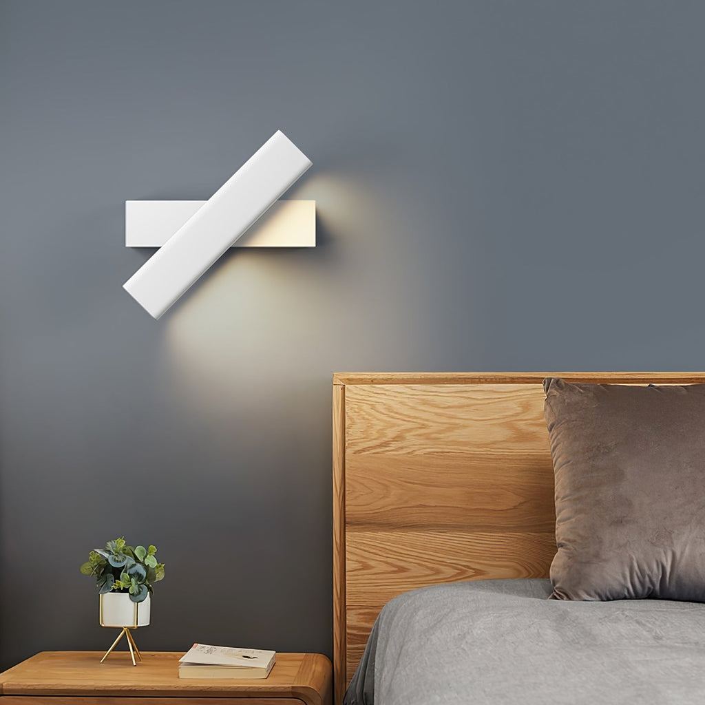 LANGLEY BOUNDLESS BRASS WALL SCONCE
