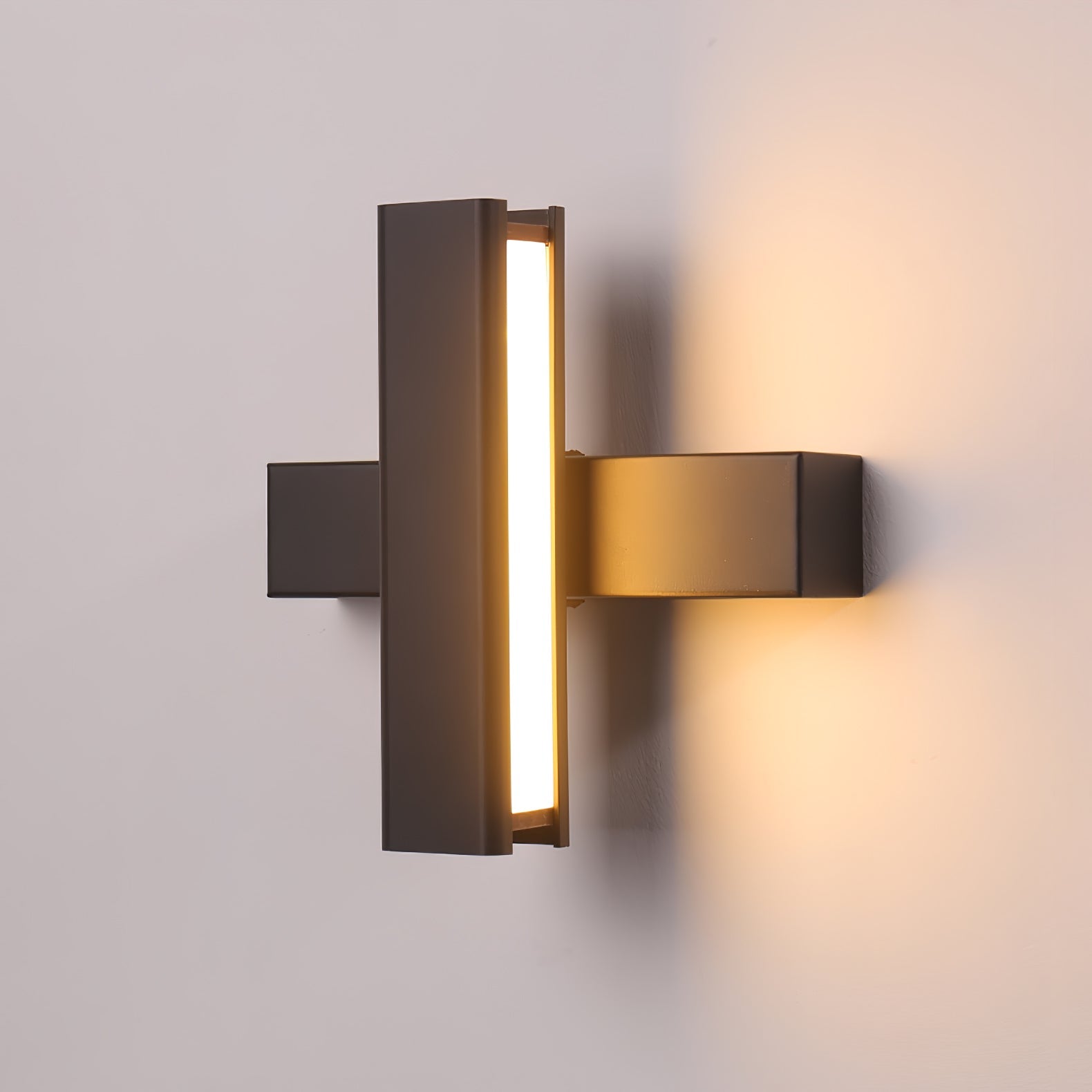 LANGLEY BOUNDLESS BRASS WALL SCONCE