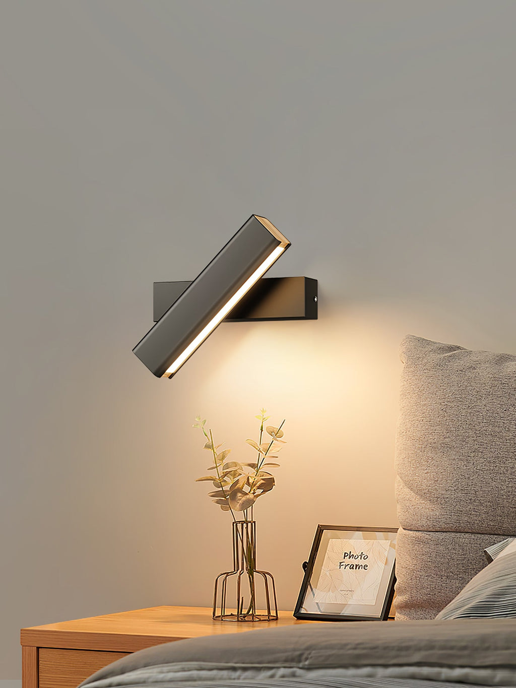 LANGLEY BOUNDLESS BRASS WALL SCONCE