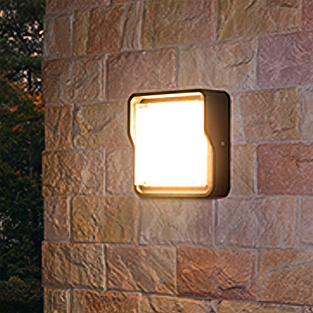 WINTHORPE WEATHERPROOF WALL LANTERN