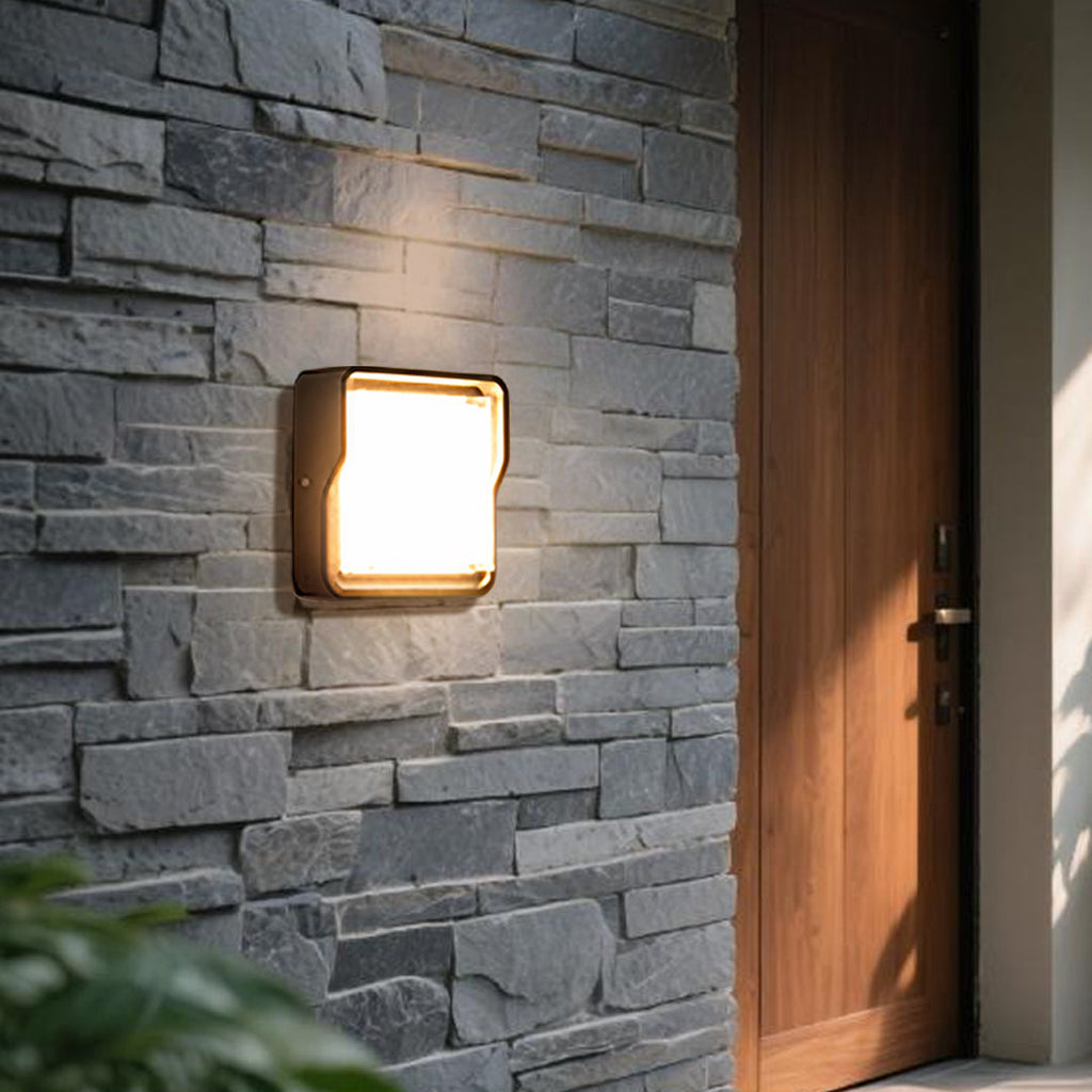 WINTHORPE WEATHERPROOF WALL LANTERN