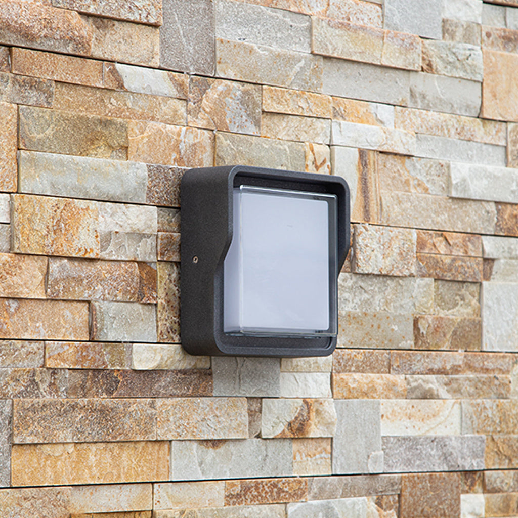 WINTHORPE WEATHERPROOF WALL LANTERN