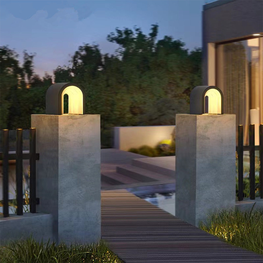 RAVENSCROFT MODERN OUTDOOR COLUMN LANTERN
