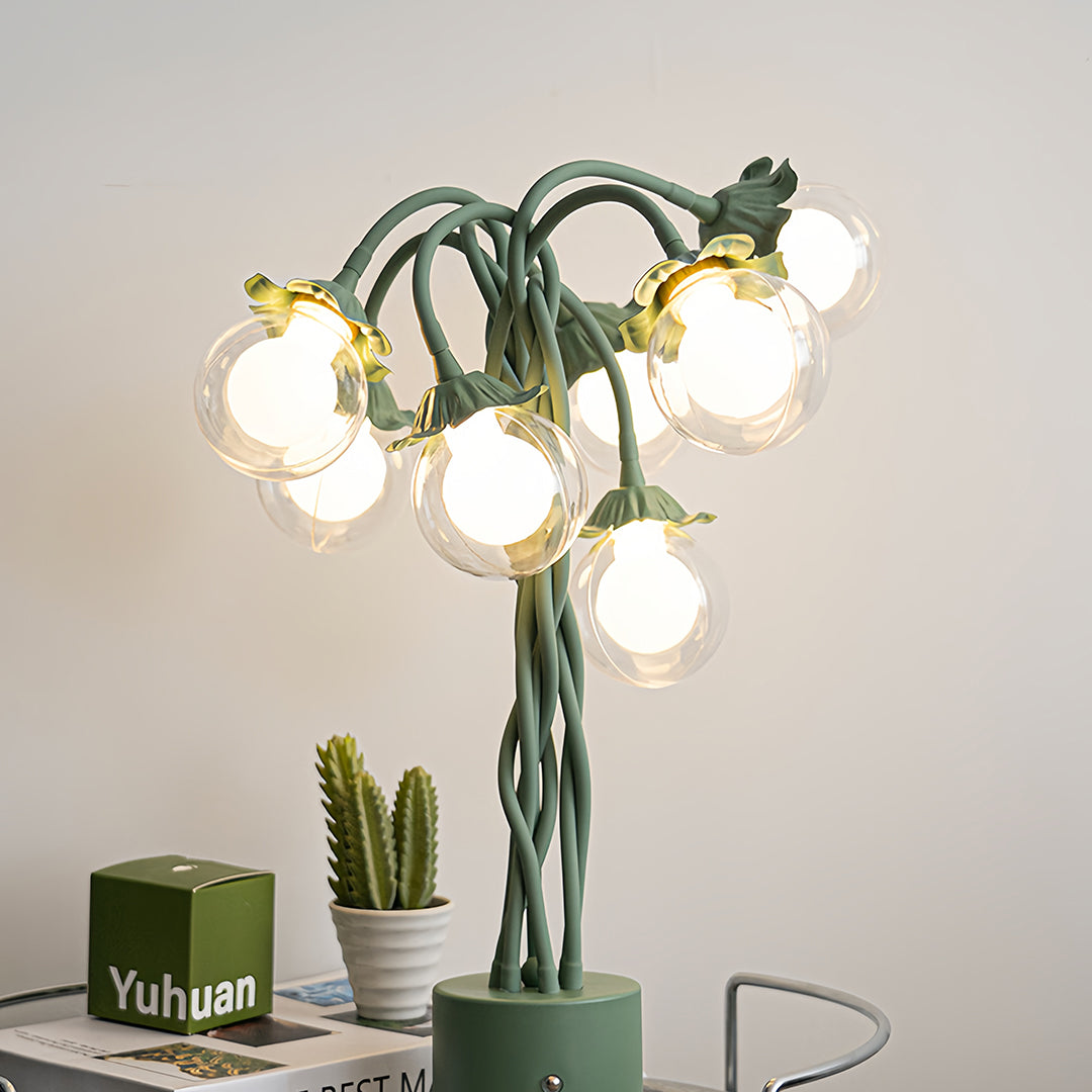 VERDANT BOUQUET GLOBE LAMP - Vintage Floral Illumination