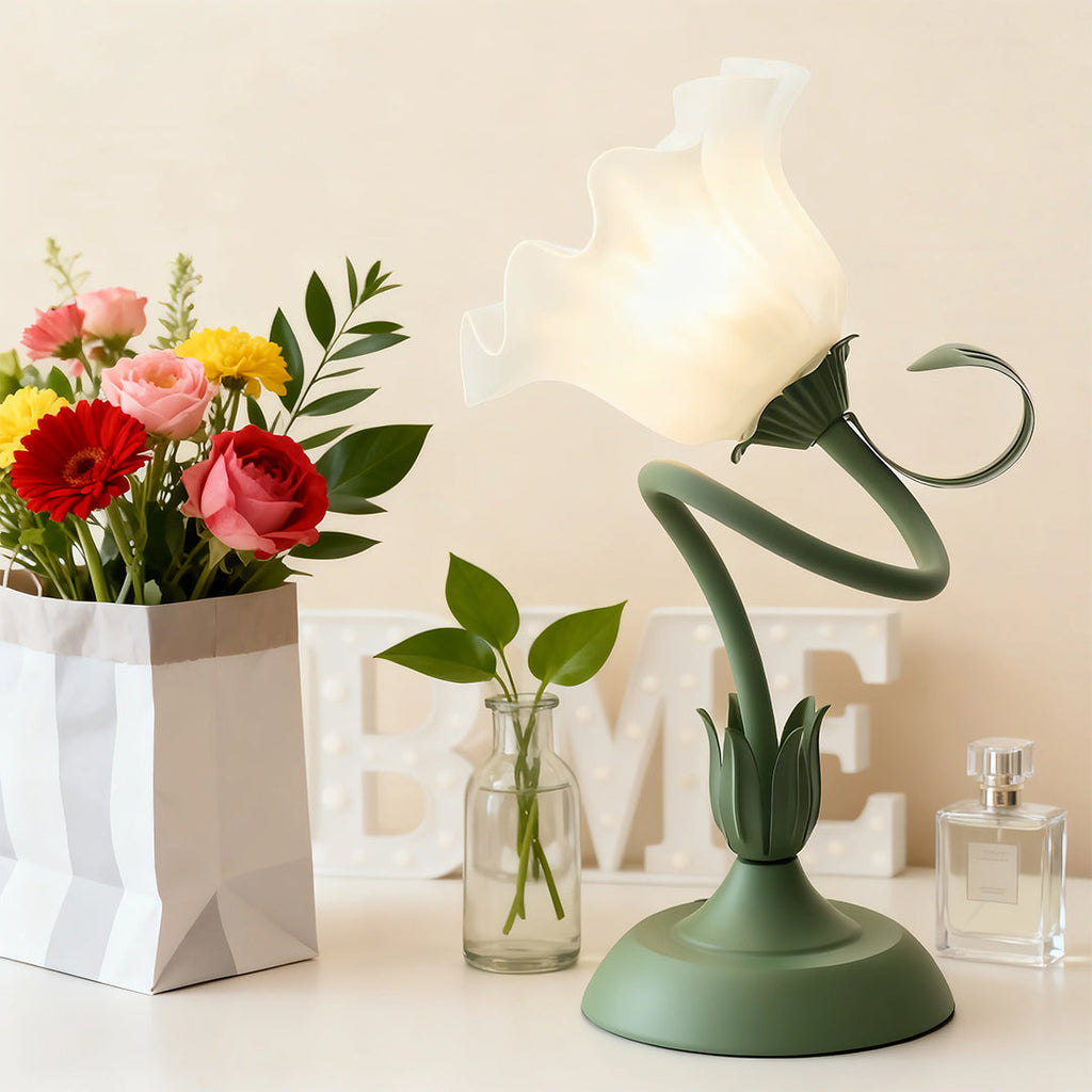VERDANT AMARYLLIS TWISTED GLASS TABLE LAMP