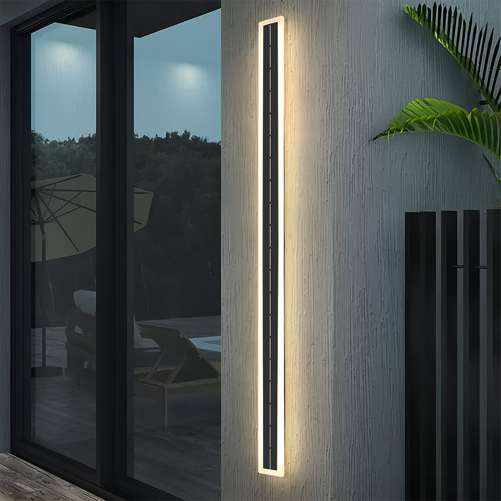 WINCHESTER SOLAR-POWERED OUTDOOR WALL SCONCE
