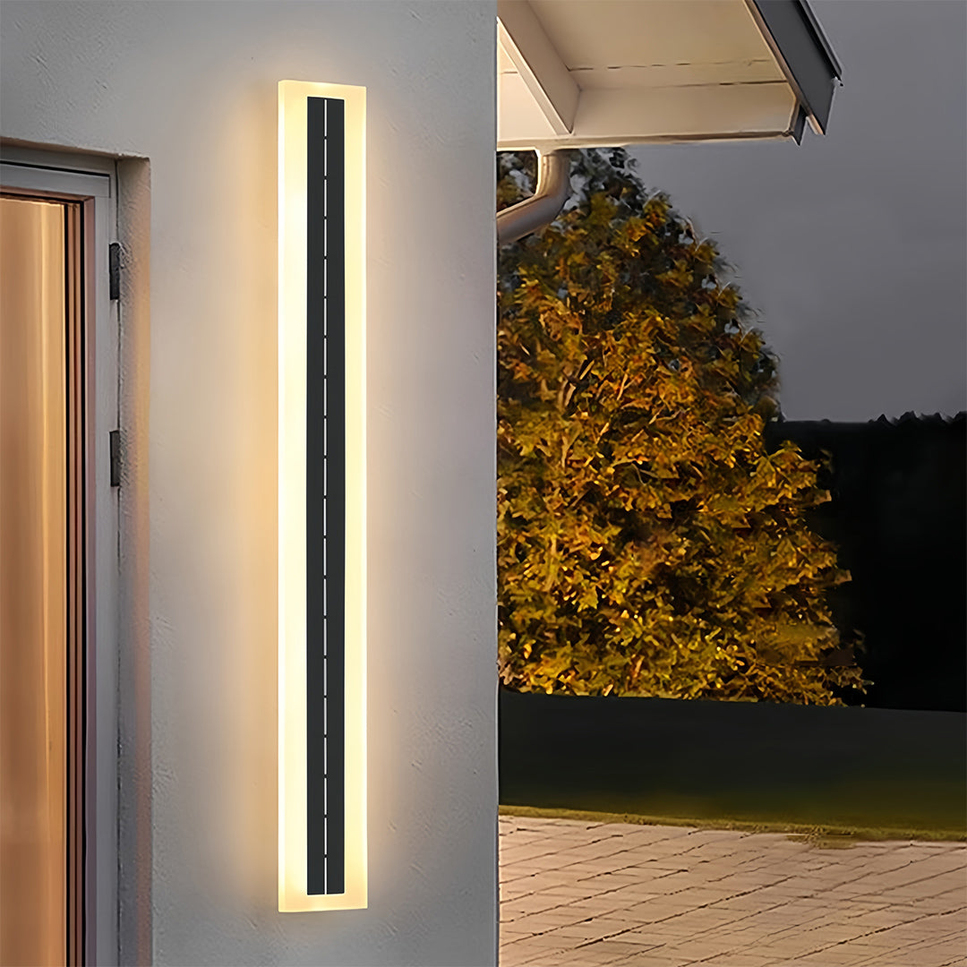 WINCHESTER SOLAR-POWERED OUTDOOR WALL SCONCE