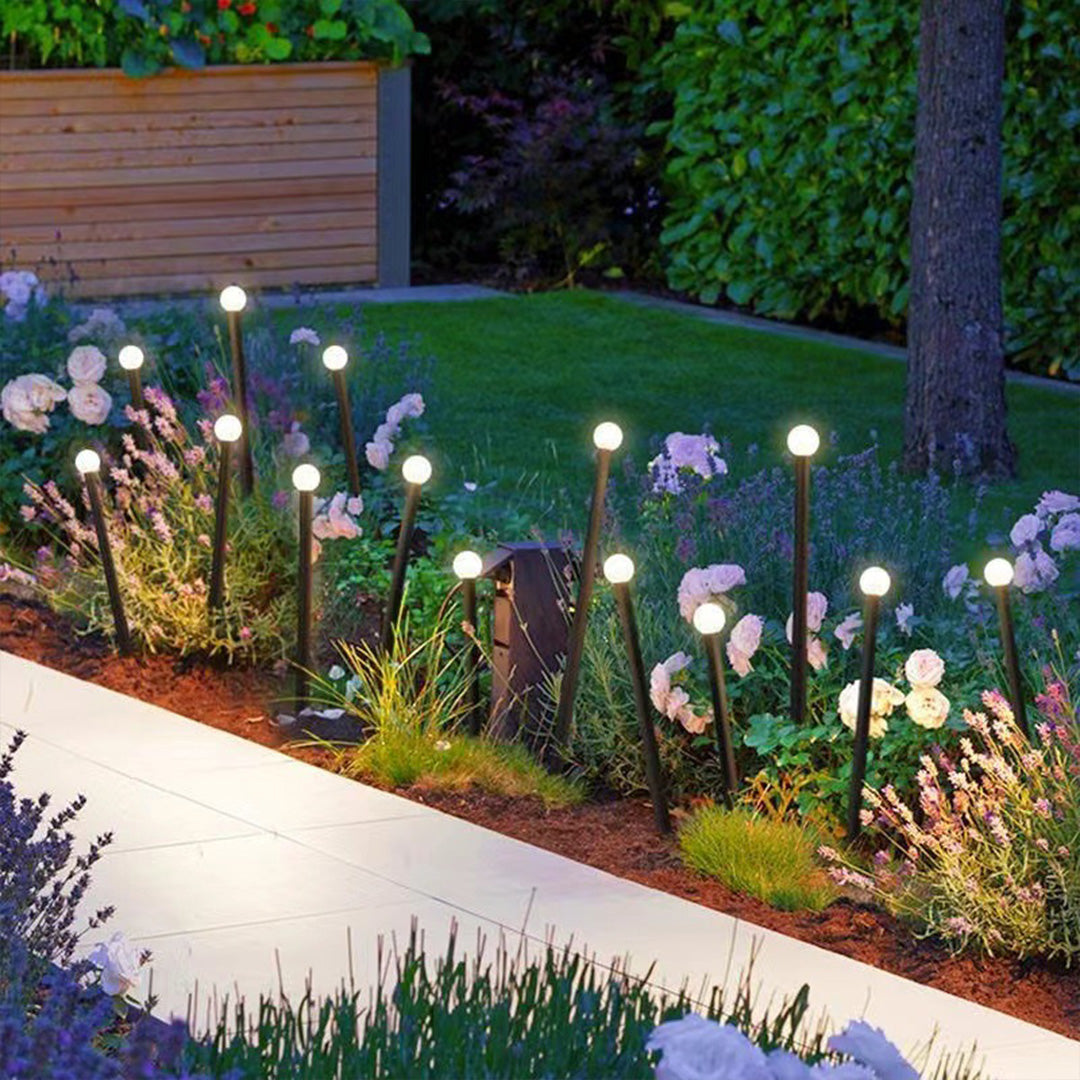 WINDSOR GARDEN BEACON: WATER-RESISTANT LED GROUNDED LUMINAIRE