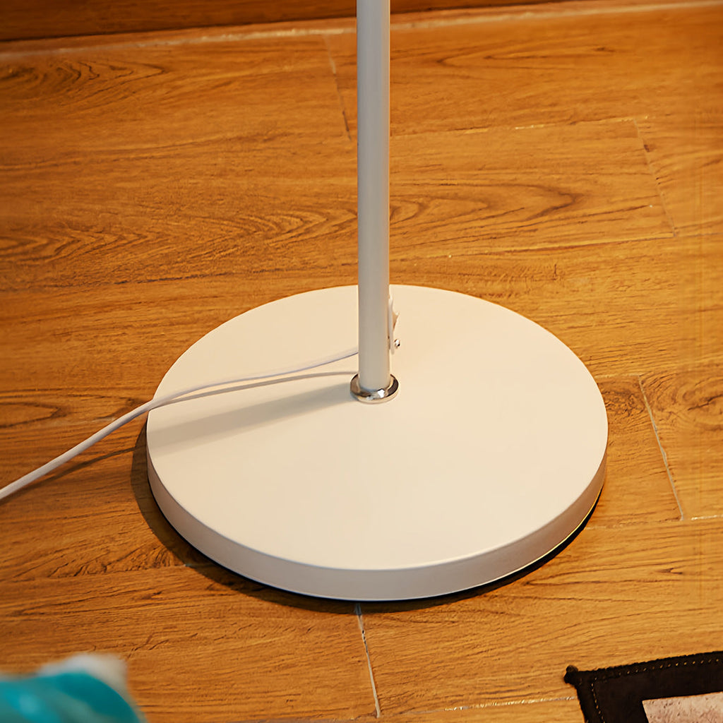 RAVENHALL METALLIC ADJUSTABLE LAMP POST