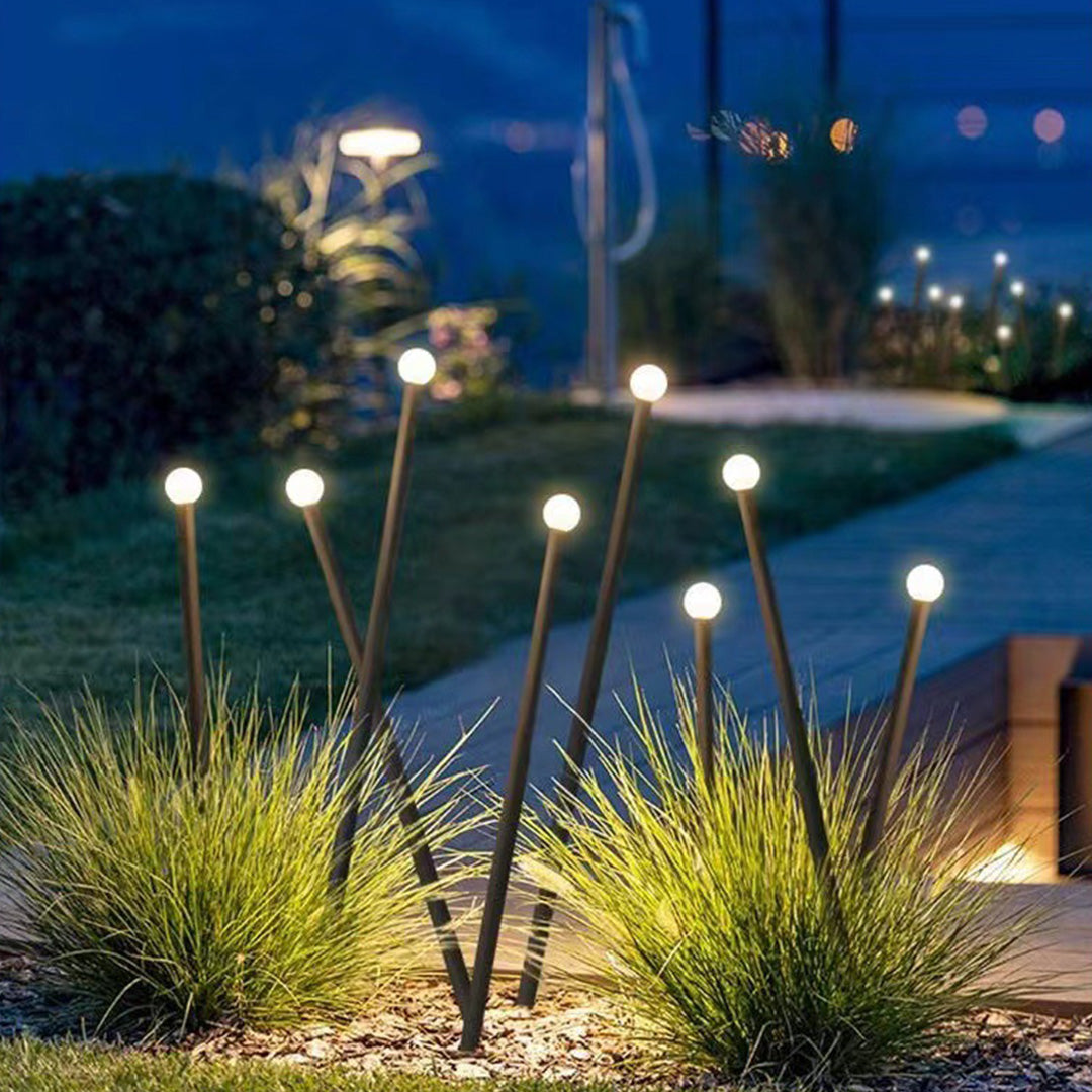 WINDSOR GARDEN BEACON: WATER-RESISTANT LED GROUNDED LUMINAIRE