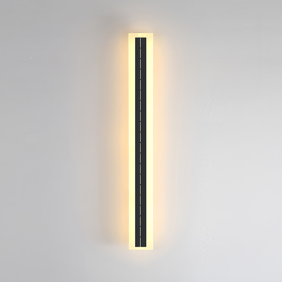 WINCHESTER SOLAR-POWERED OUTDOOR WALL SCONCE