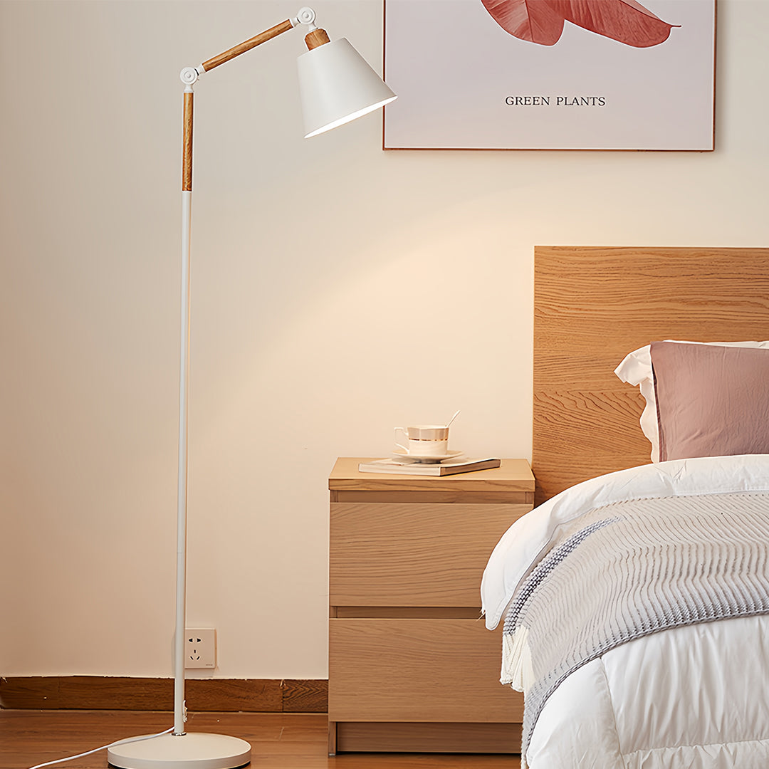 RAVENHALL METALLIC ADJUSTABLE LAMP POST