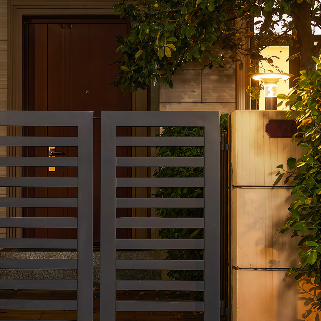 CHARLESTON ALUMINUM SOLAR GARDEN POST LIGHT
