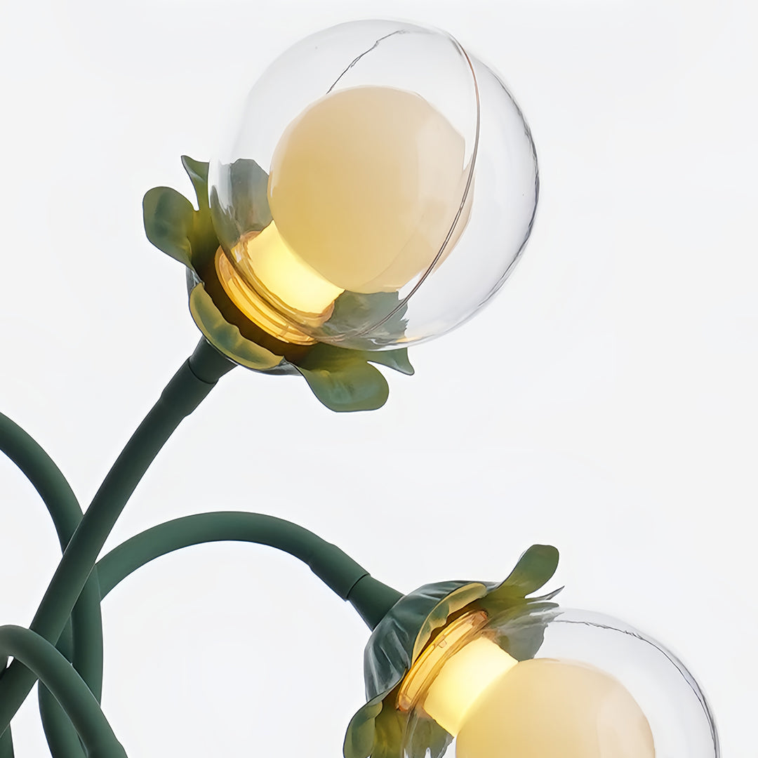 VERDANT BOUQUET GLOBE LAMP - Vintage Floral Illumination