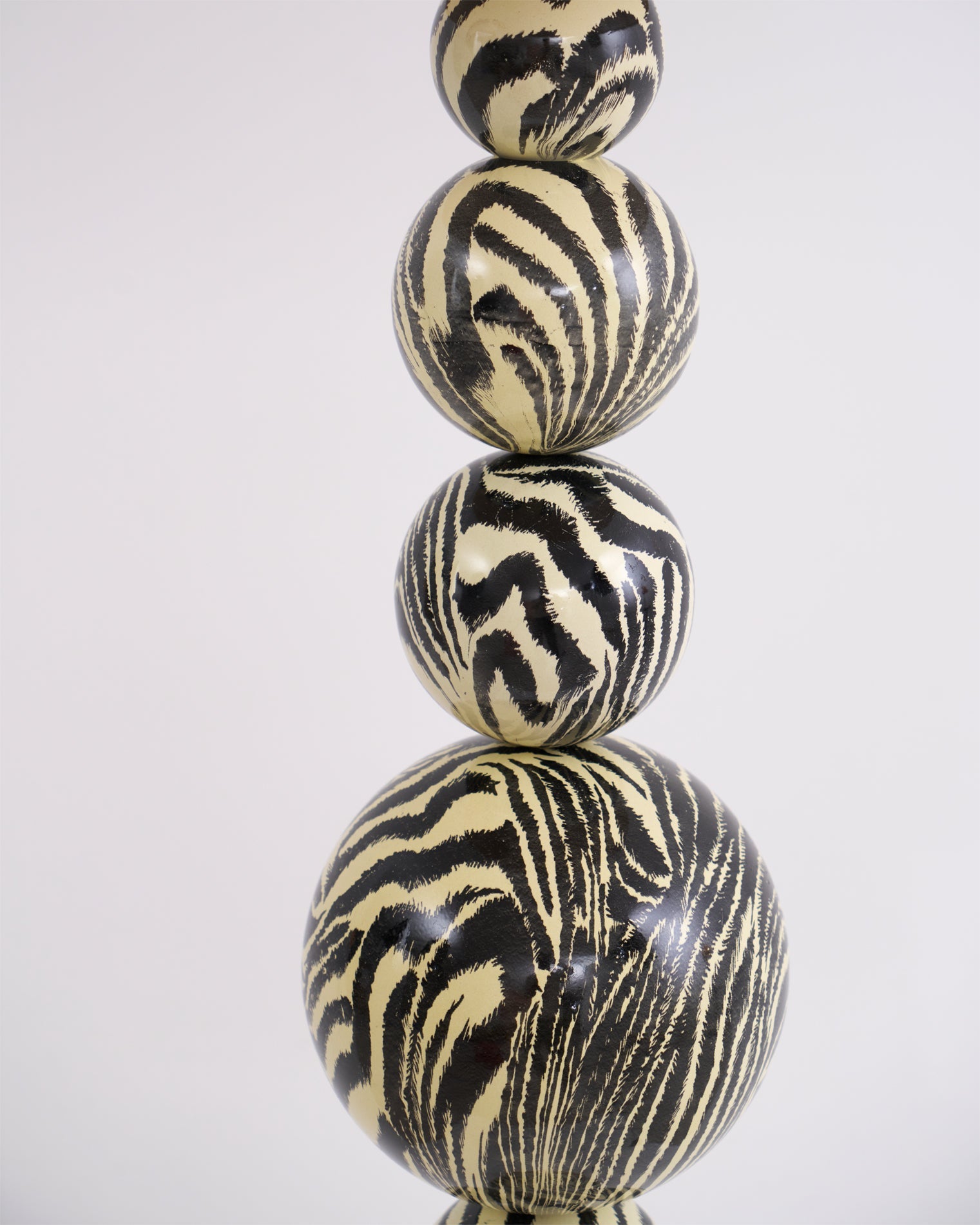 STRATHMORE MONOCHROME STRIPED LAMP