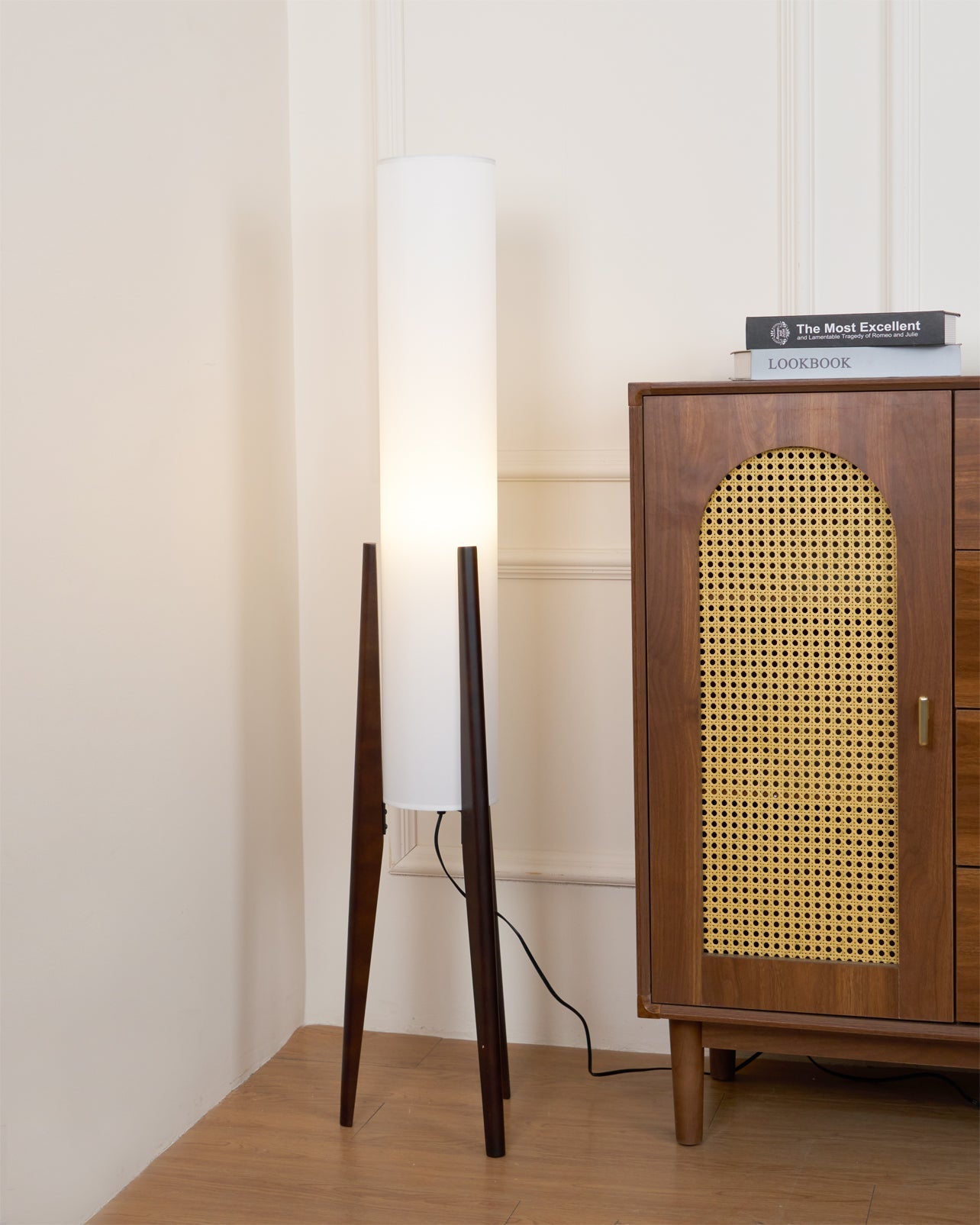 ALDERSON CALMING AMBIENT FLOOR LIGHT