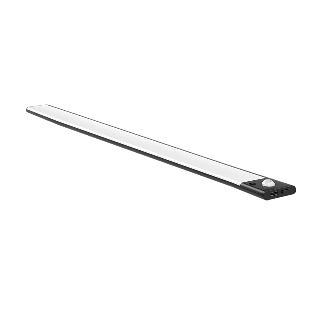 WINTHORPE TRIO-CHROMATIC UNDER-CABINET LIGHTING WITH MAGNETIC ATTACHMENT