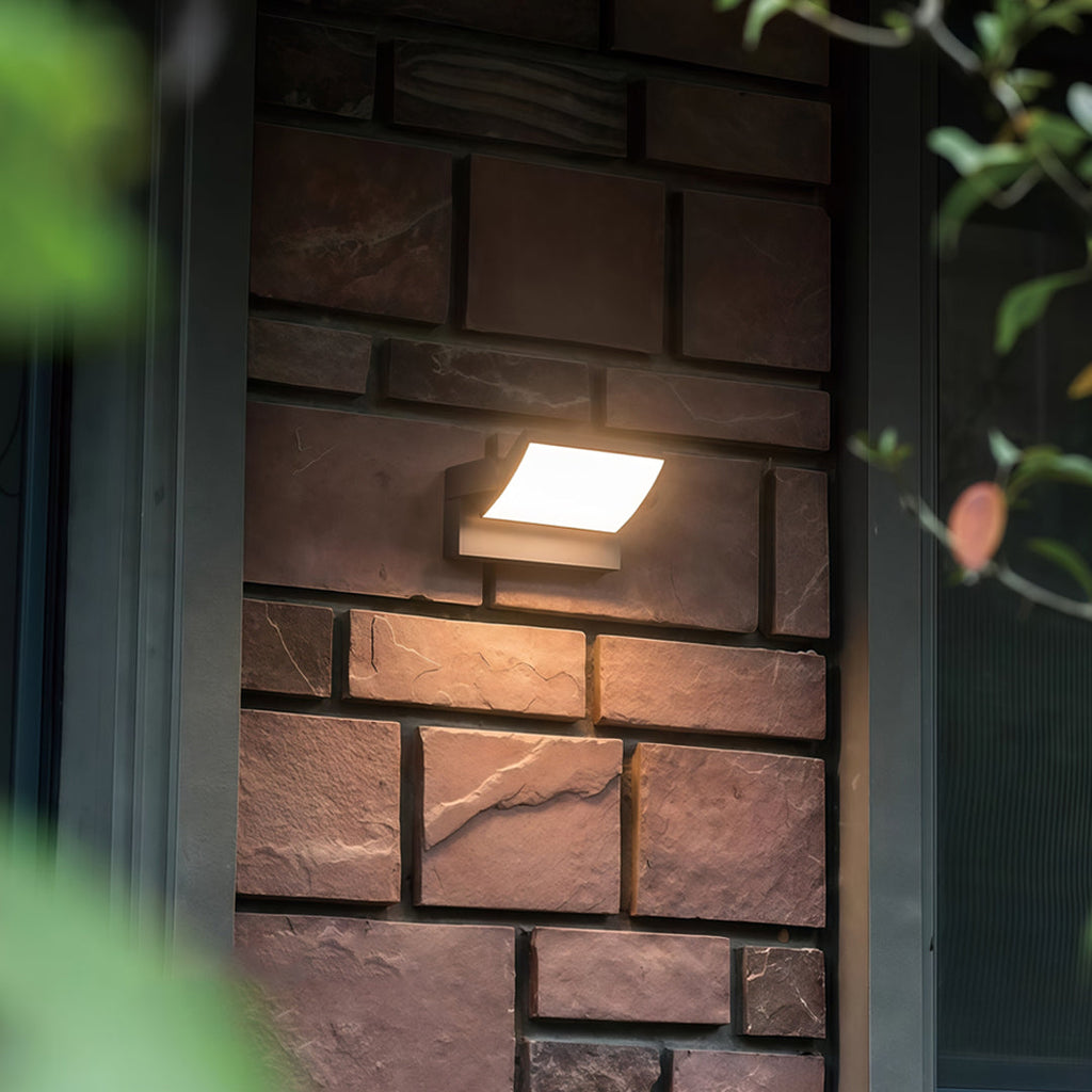 WINTERBOURNE FLEXIBLE OUTDOOR ILLUMINATOR WITH WEATHERPROOF DESIGN