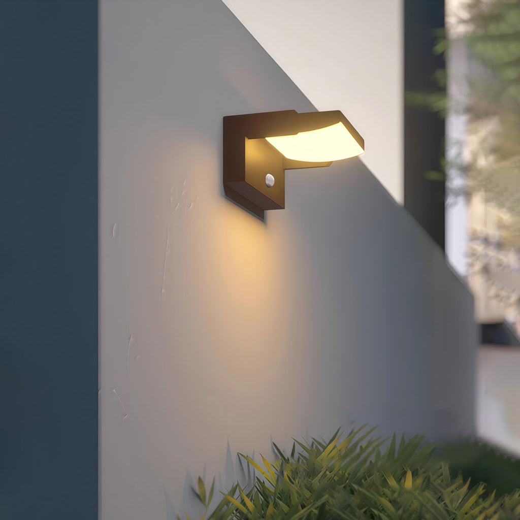 WINTERBOURNE FLEXIBLE OUTDOOR ILLUMINATOR WITH WEATHERPROOF DESIGN
