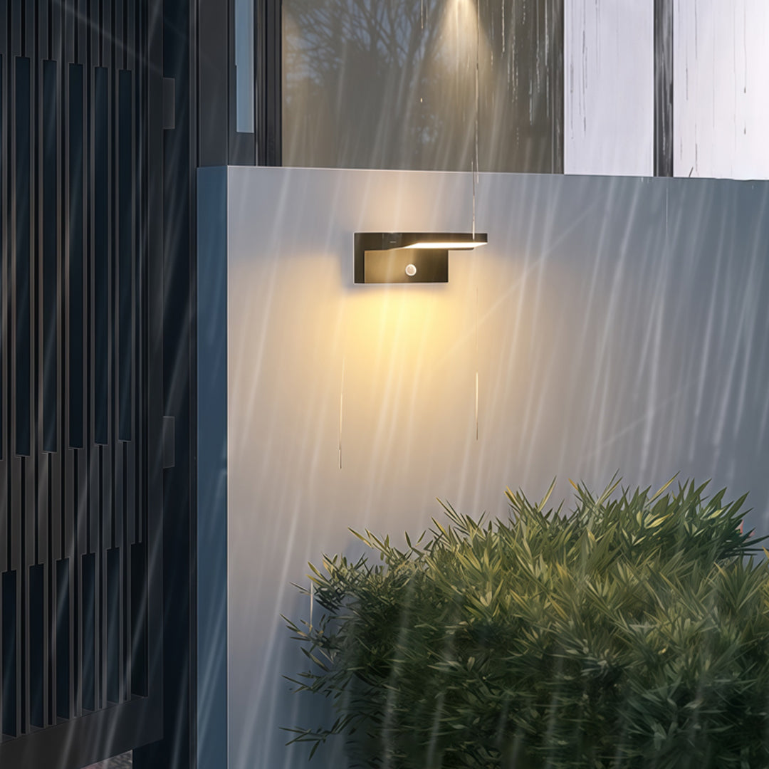 WINTERBOURNE FLEXIBLE OUTDOOR ILLUMINATOR WITH WEATHERPROOF DESIGN