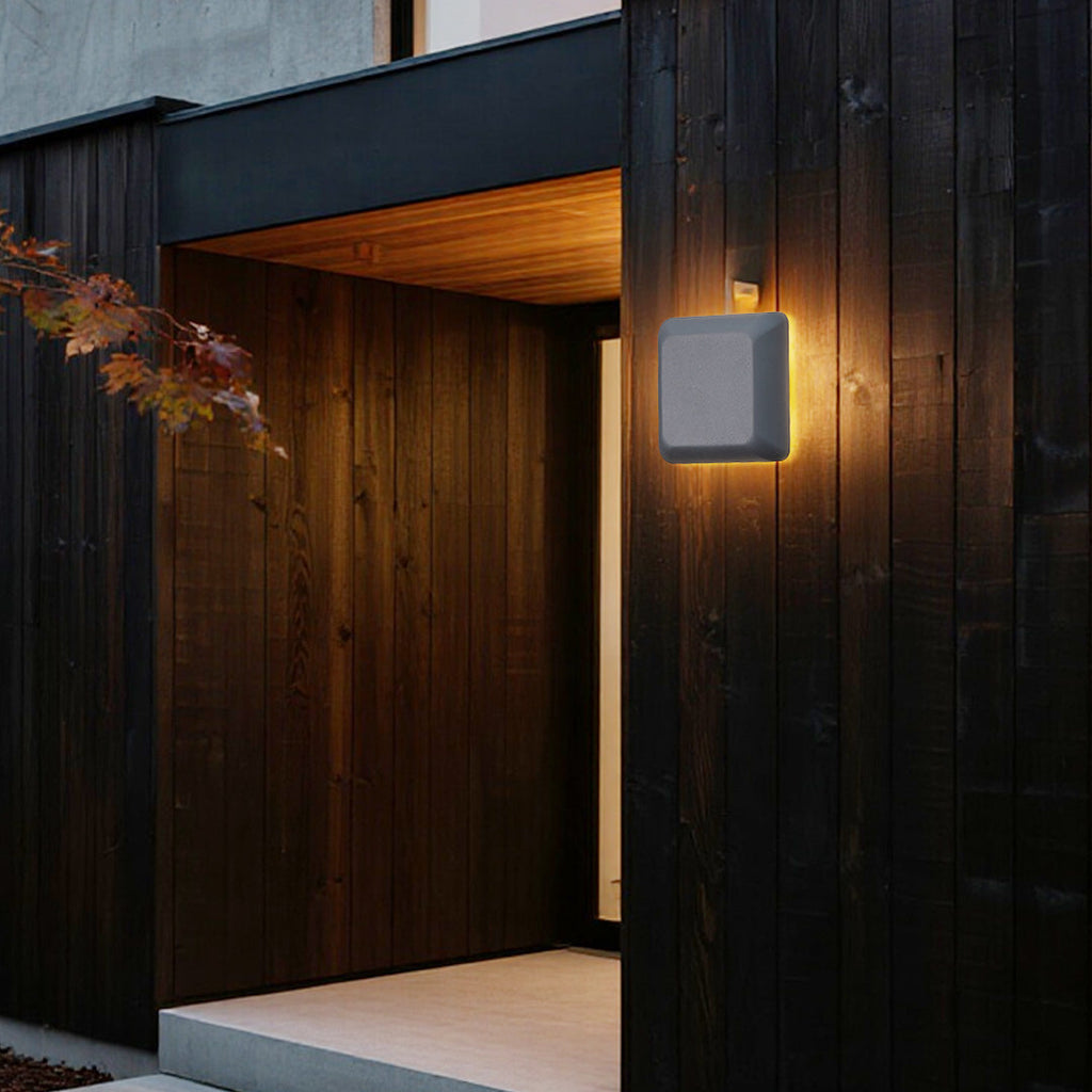 WINTHORPE WEATHERPROOF GEOMETRIC WALL LANTERN