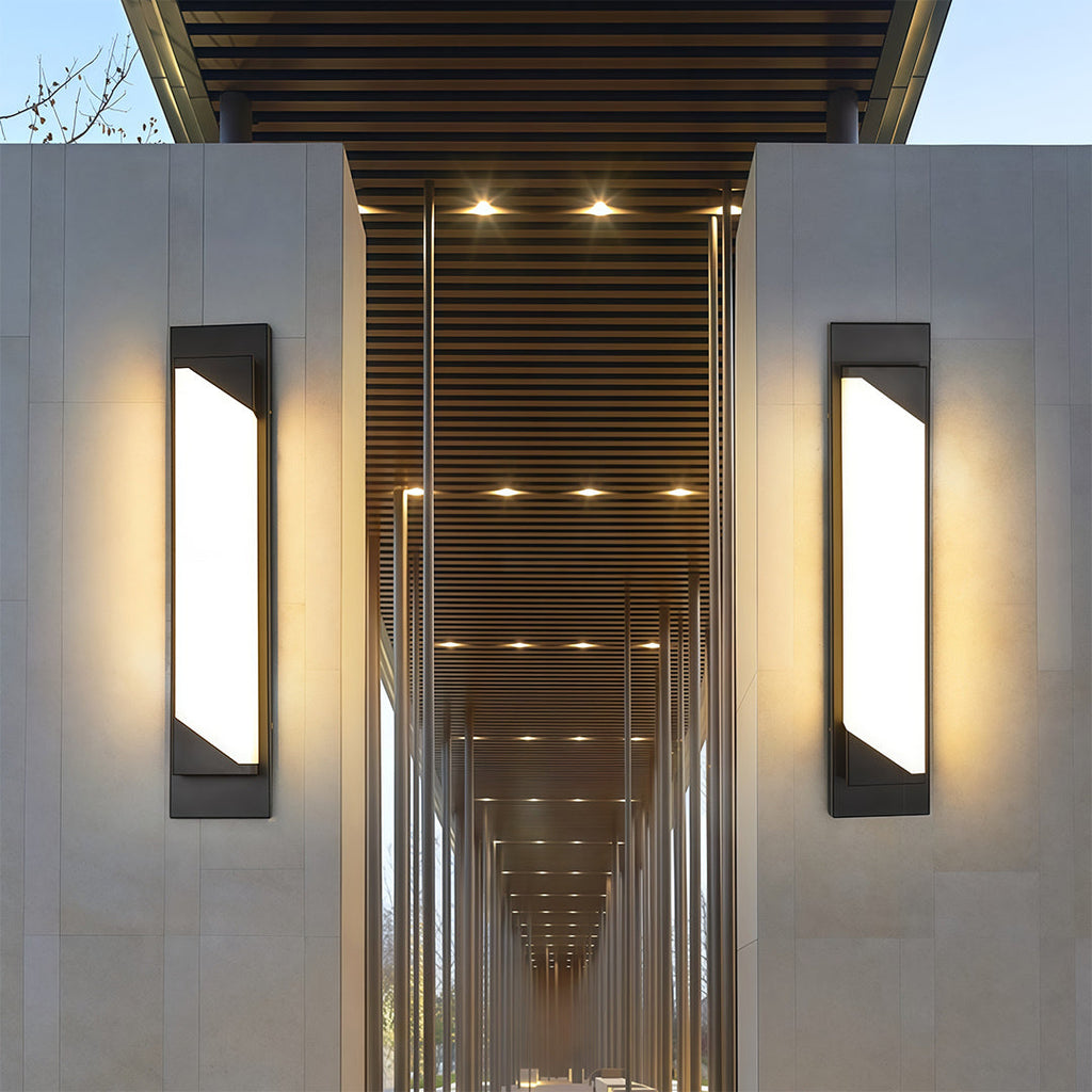 WINTERBOURNE MODERN LINEAR OUTDOOR LIGHTING FIXTURE