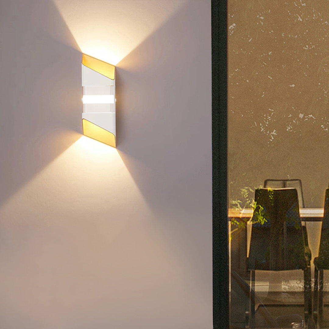 WINCHESTER SQUARE TUBE LED DUAL-FLOW OUTDOOR WALL LANTERN