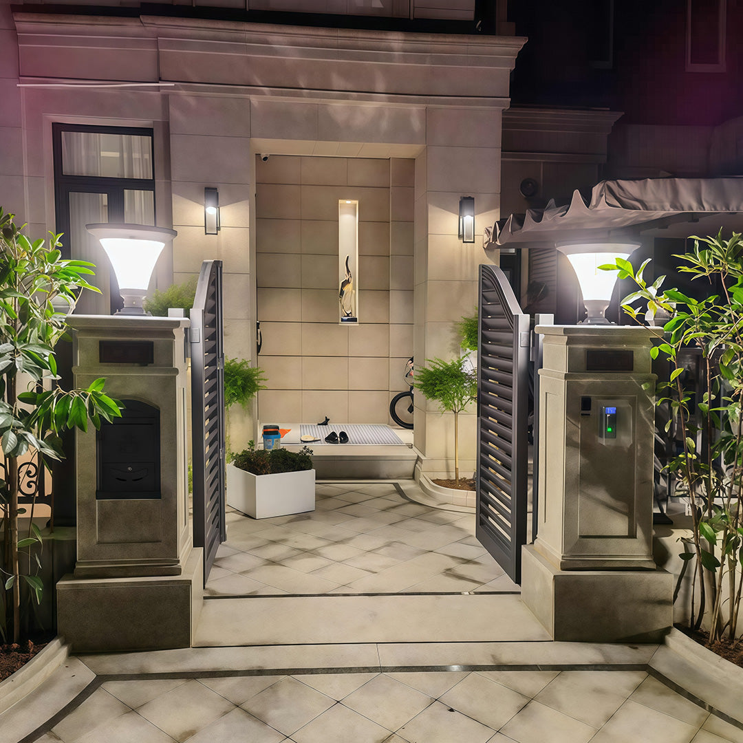 ALDERSON RUSTIC GARDEN TORCH WITH WATERPROOF BRIGHTNESS