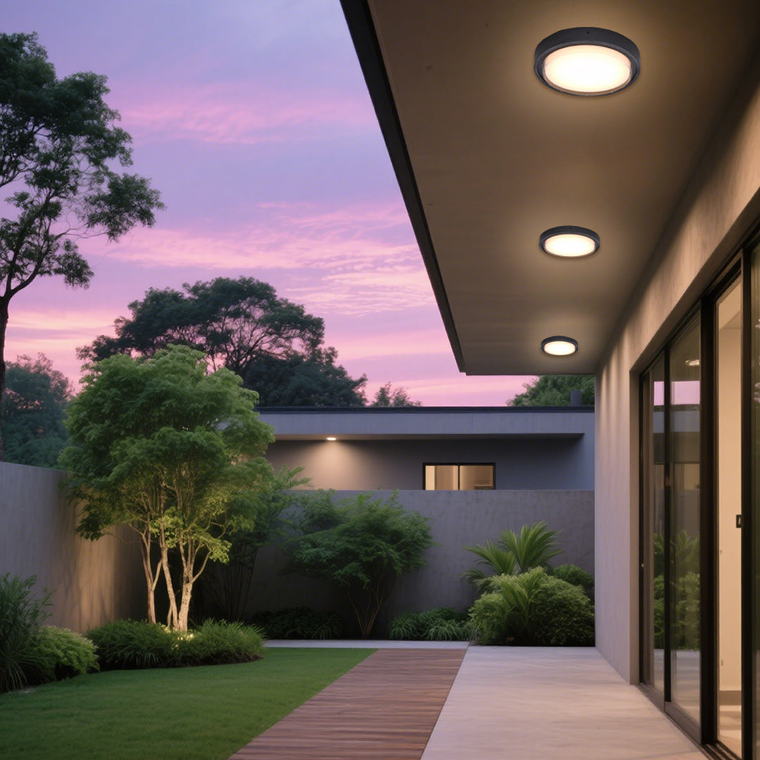 BLACKWATER RAINPROOF OUTDOOR WALL SCONCE IN MINIMALIST DESIGN