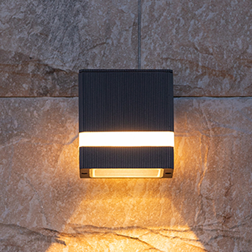 WINTHORPE CAST ALUMINUM OUTDOOR WALL LANTERN - MODERN INDUSTRIAL DESIGN WITH IP65 RATING FOR FACADES