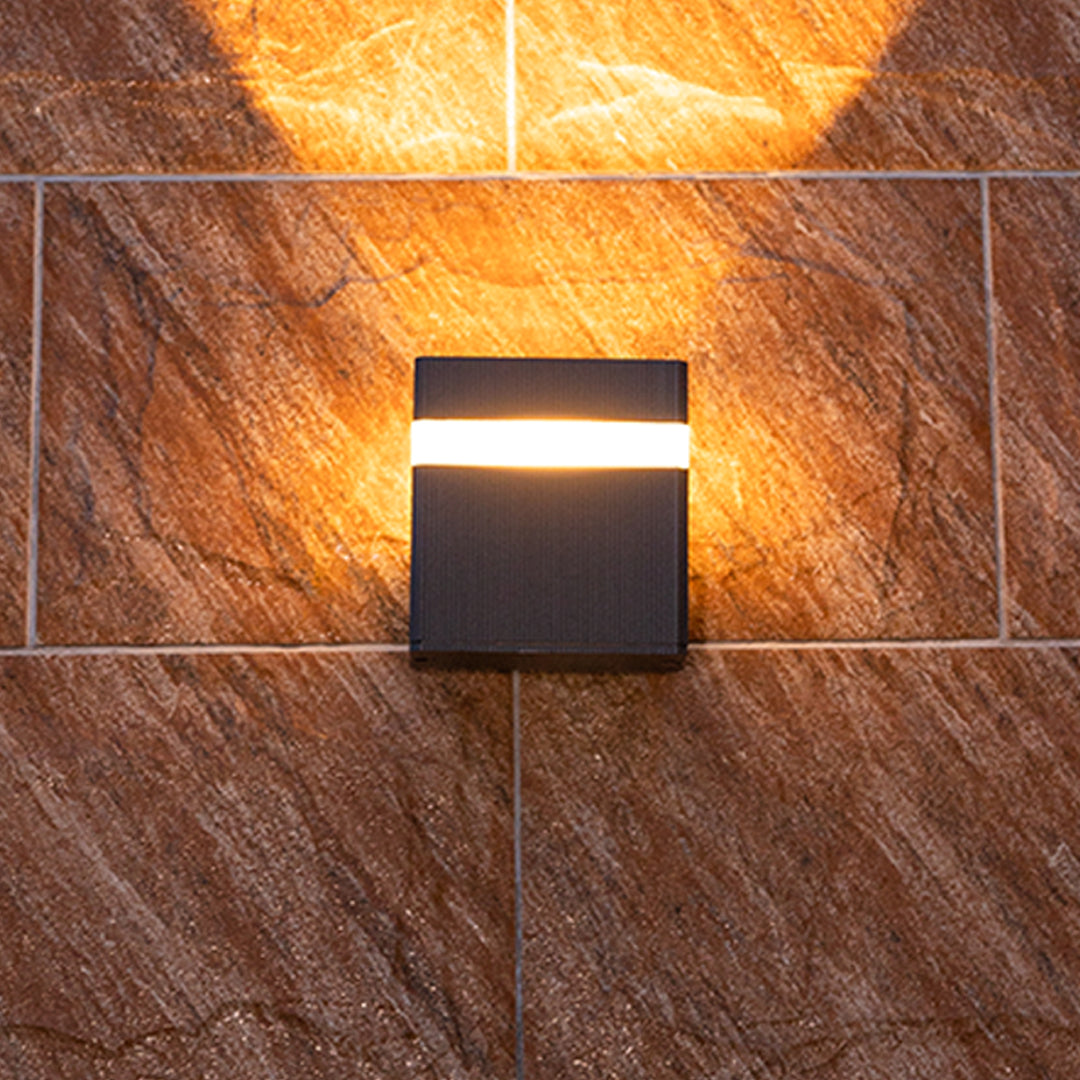 WINTHORPE CAST ALUMINUM OUTDOOR WALL LANTERN - MODERN INDUSTRIAL DESIGN WITH IP65 RATING FOR FACADES