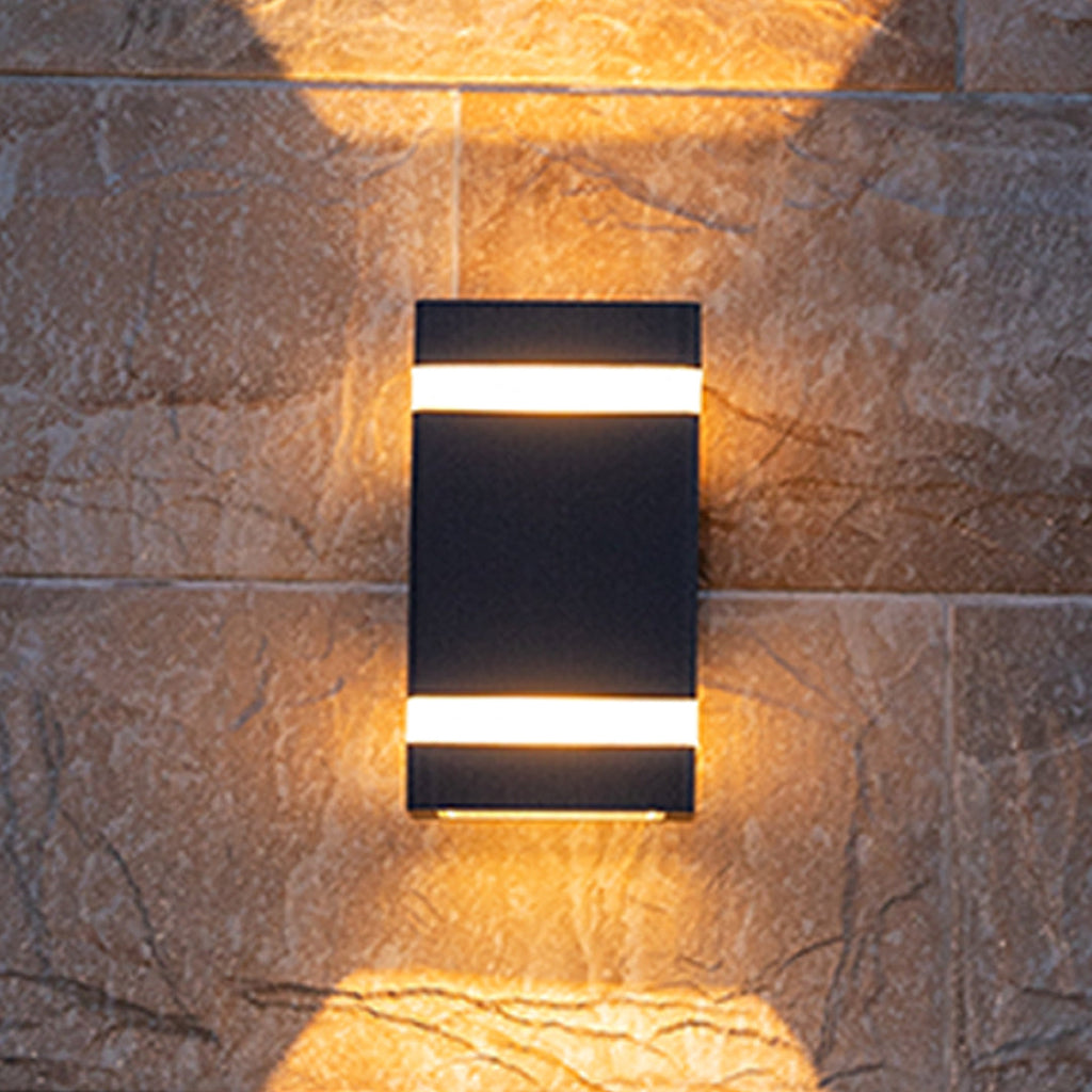 WINTHORPE CAST ALUMINUM OUTDOOR WALL LANTERN - MODERN INDUSTRIAL DESIGN WITH IP65 RATING FOR FACADES