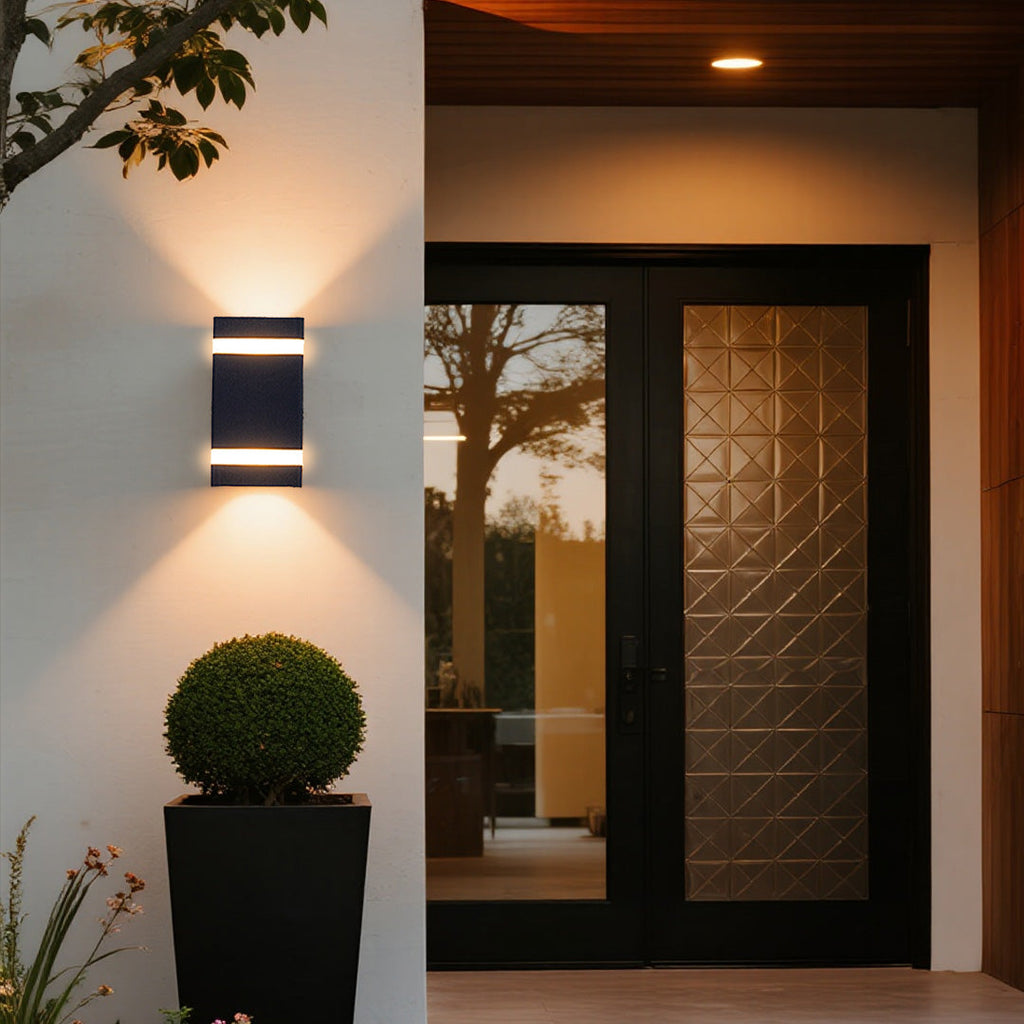 WINTHORPE CAST ALUMINUM OUTDOOR WALL LANTERN - MODERN INDUSTRIAL DESIGN WITH IP65 RATING FOR FACADES