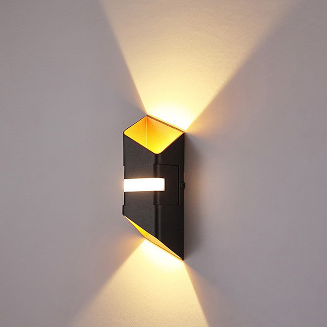 WINCHESTER SQUARE TUBE LED DUAL-FLOW OUTDOOR WALL LANTERN