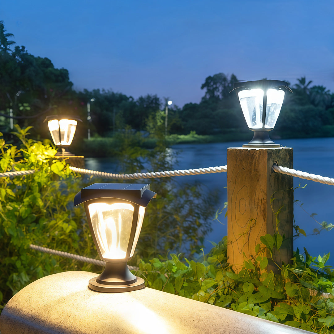 WINTERBORNE SOLAR PILLAR LANTERN IN WEATHER-RESISTANT ALUMINUM