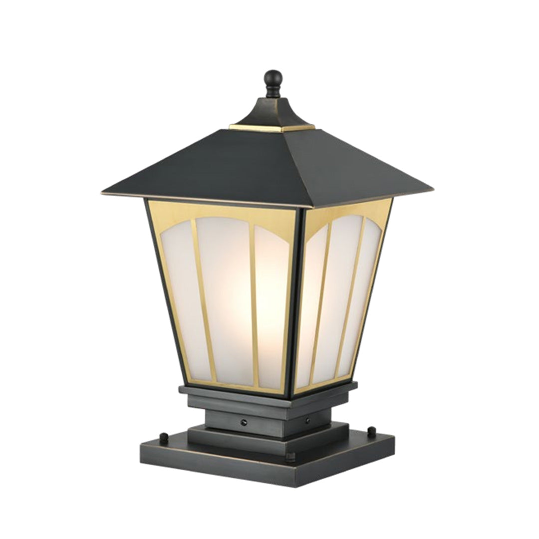 WINTHORPE GARDEN PILLAR LANTERN – Weatherproof Outdoor Illumination for Fencing