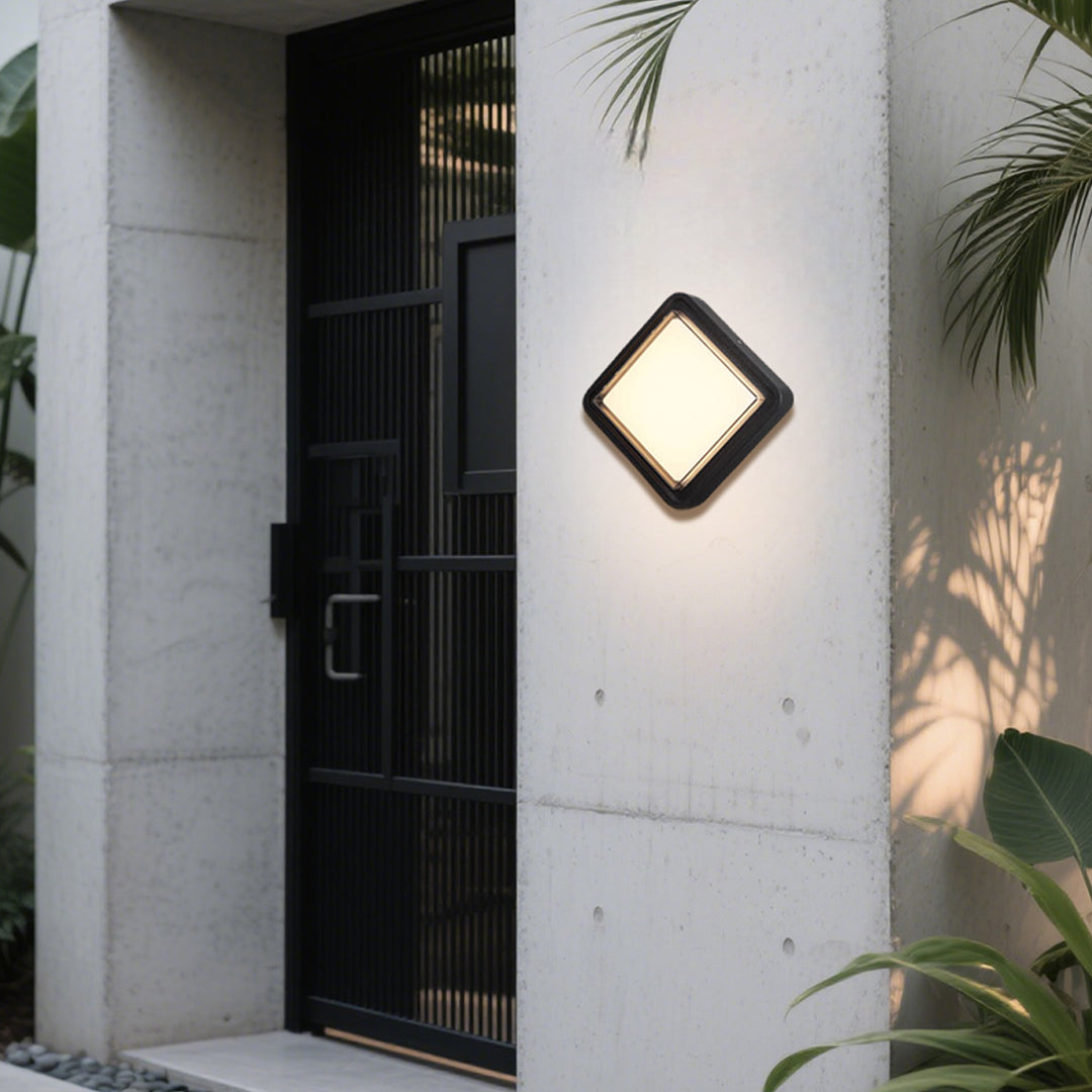 WINTHORPE WEATHERPROOF WALL LANTERN