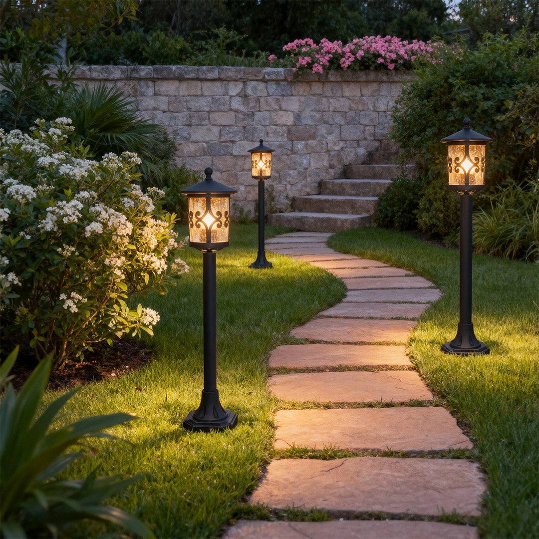 FENWICK RUSTIC GARDEN BOLLARD LANTERN
