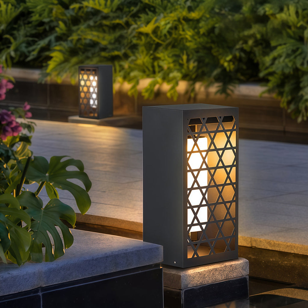 RAVENSWORTH WEATHERPROOF GARDEN LANTERN