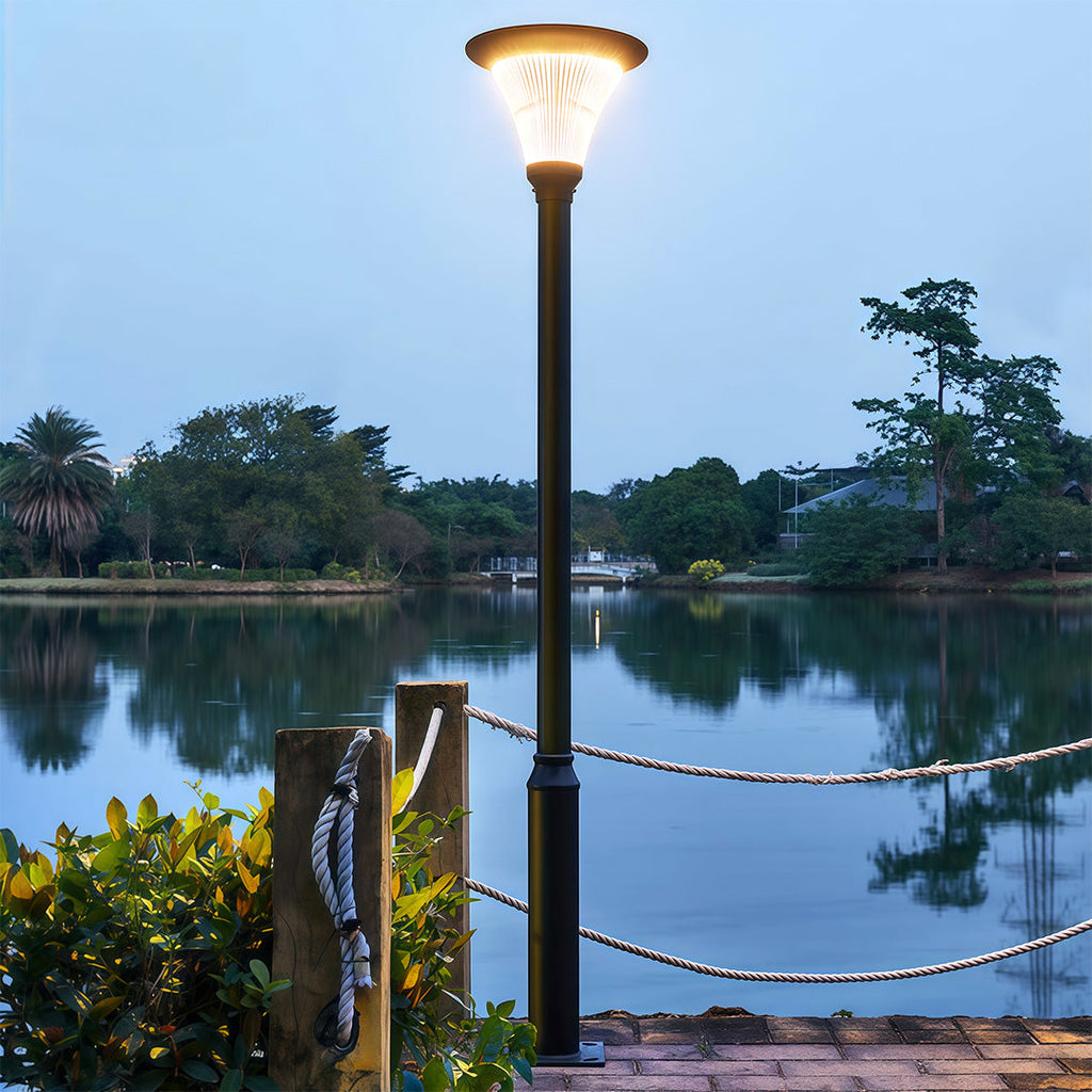 WINDSOR GARDEN GUARDIAN OUTDOOR LANTERN