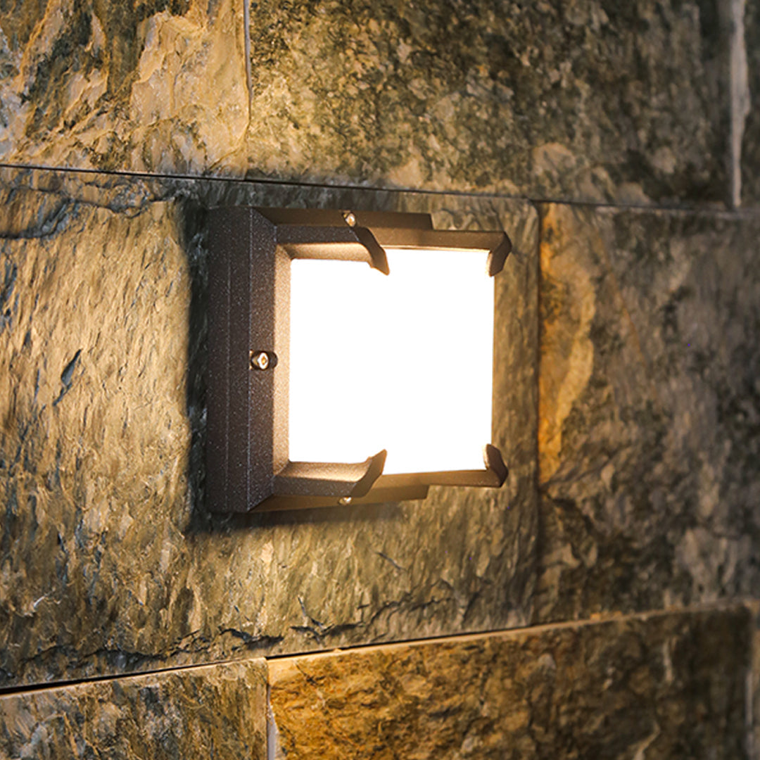 RAVENHALL WEATHERPROOF ALUMINUM OUTDOOR WALL LANTERN